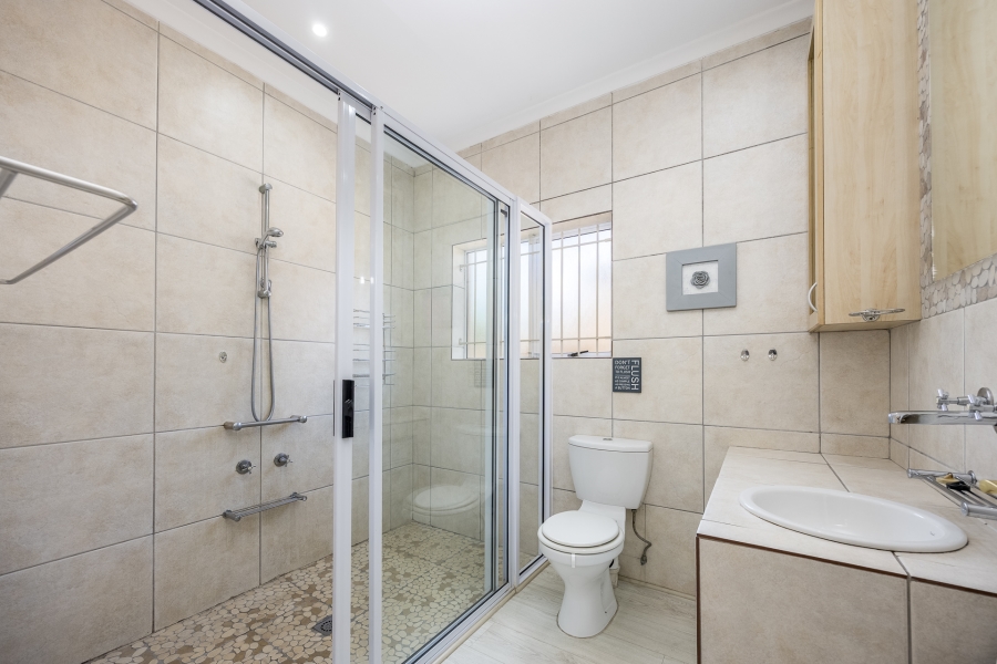 1 Bedroom Property for Sale in Sonstraal Heights Western Cape